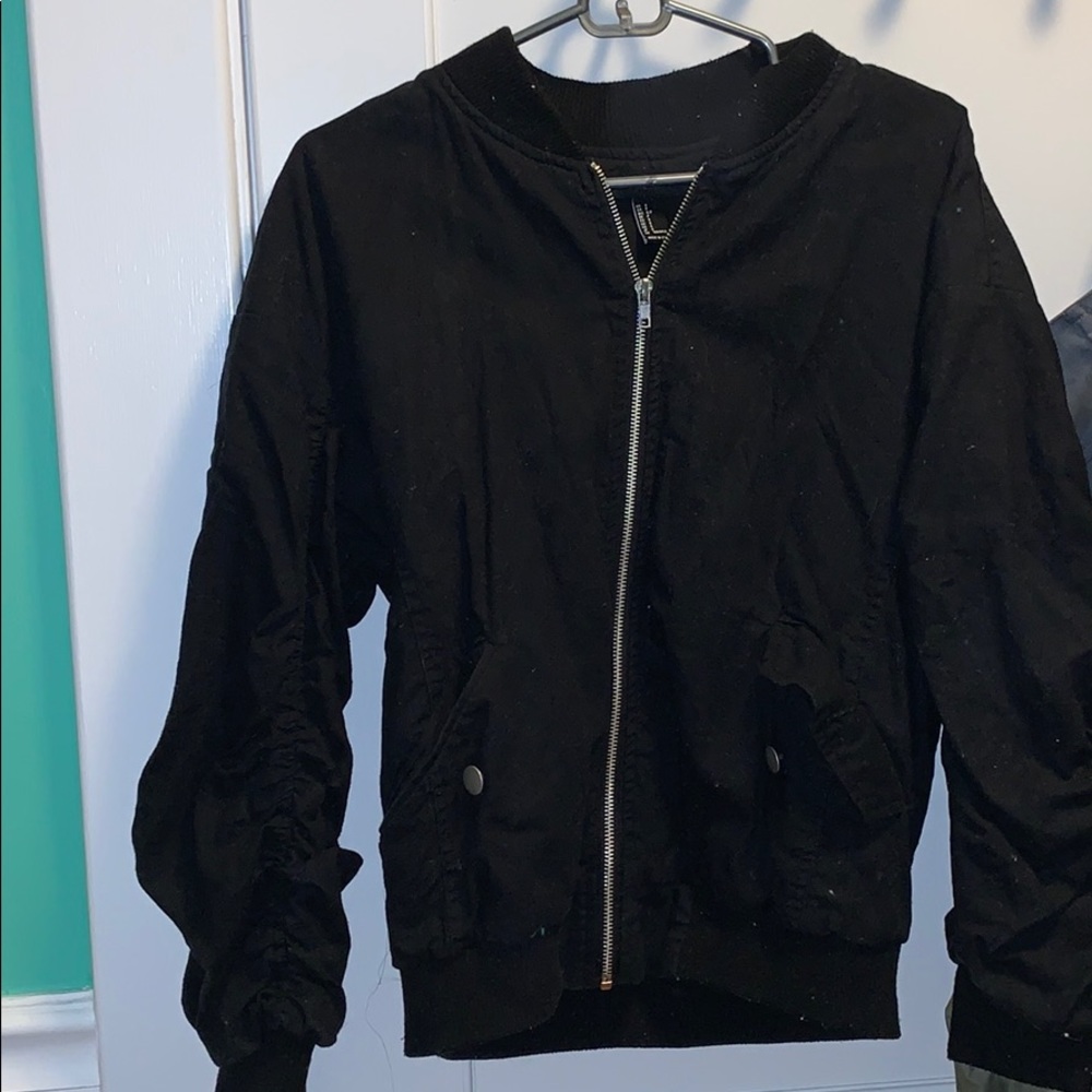 black ruched sleeved jacket